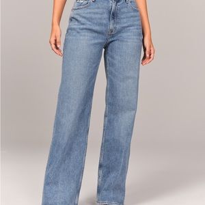 A&F Vintage Stretch Denim- Curve Love High Rise 90s Relaxed Jean NWT. 34 Short